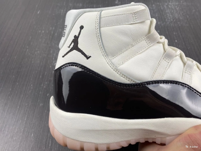 Reps TBK Jordan 11 Air WMNS AR0715-101 Neapolitan 0807
